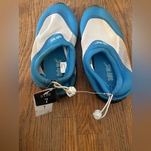 Size 7 kids water shoes and flip flops